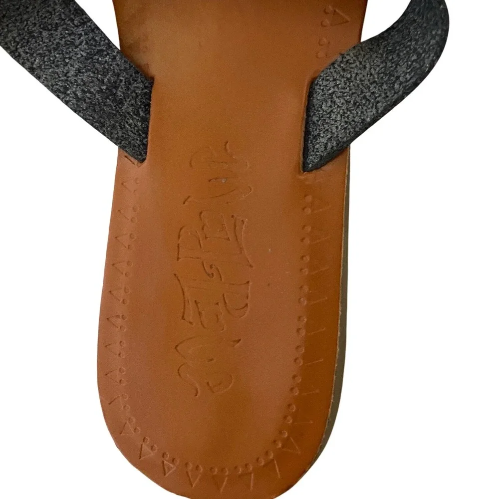 Madpole Black Thong Sandals Womens Size 7 Flat Flip Flops Minimalist Summer Shoe